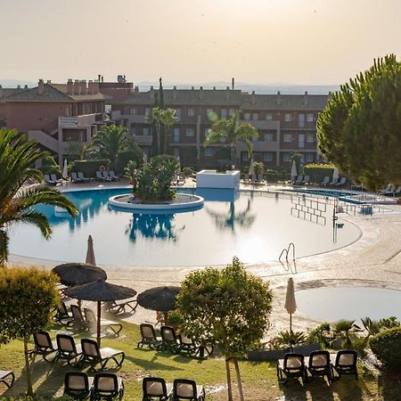 Ilunion Sancti Petri Aparthotel Chiclana de la Frontera Bagian luar foto