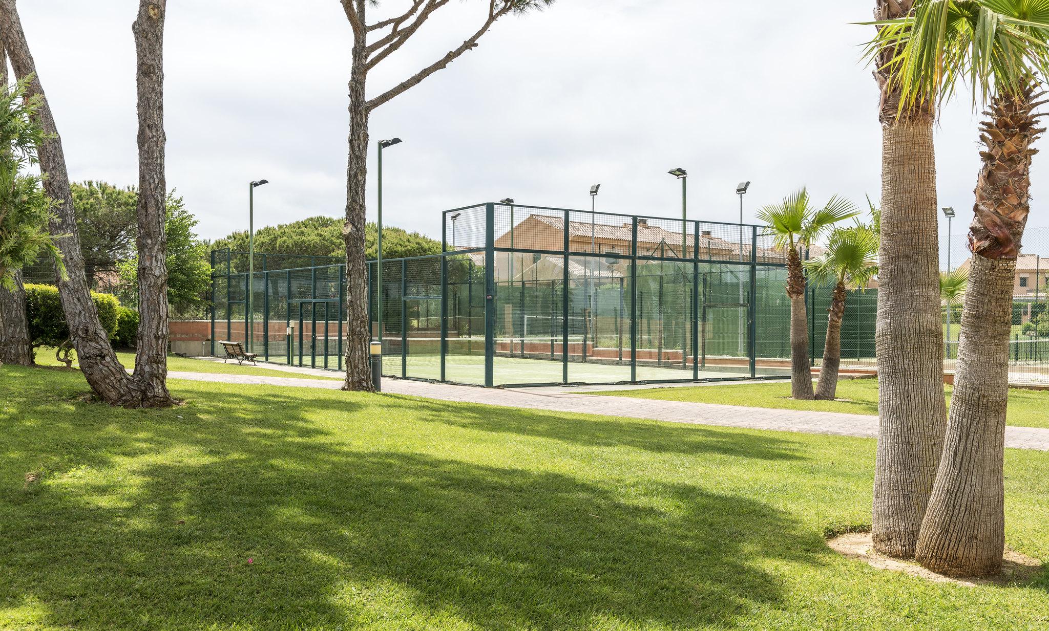 Ilunion Sancti Petri Aparthotel Chiclana de la Frontera Bagian luar foto