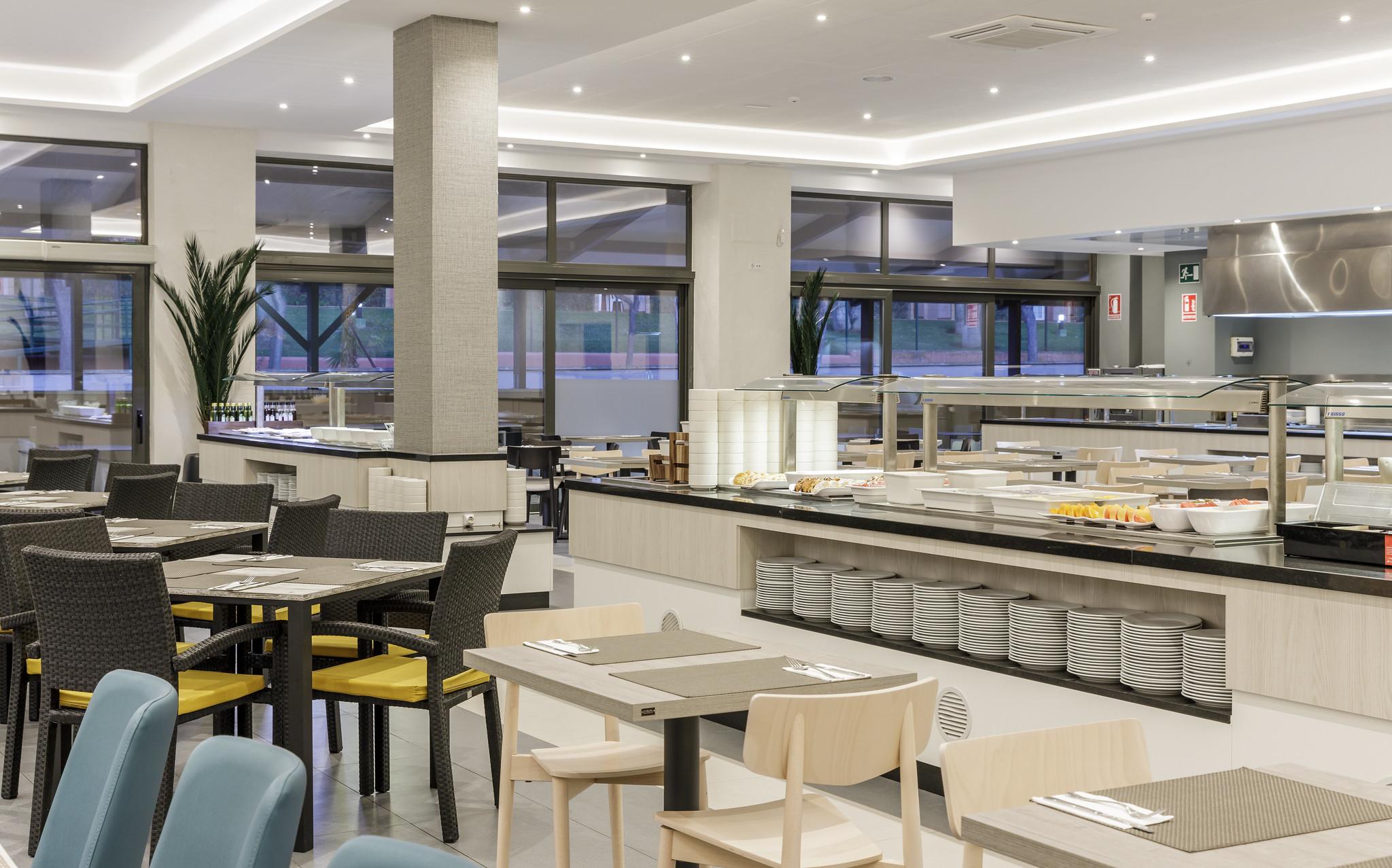 Ilunion Sancti Petri Aparthotel Chiclana de la Frontera Bagian luar foto