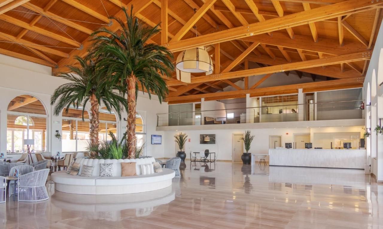 Ilunion Sancti Petri Aparthotel Chiclana de la Frontera Bagian luar foto