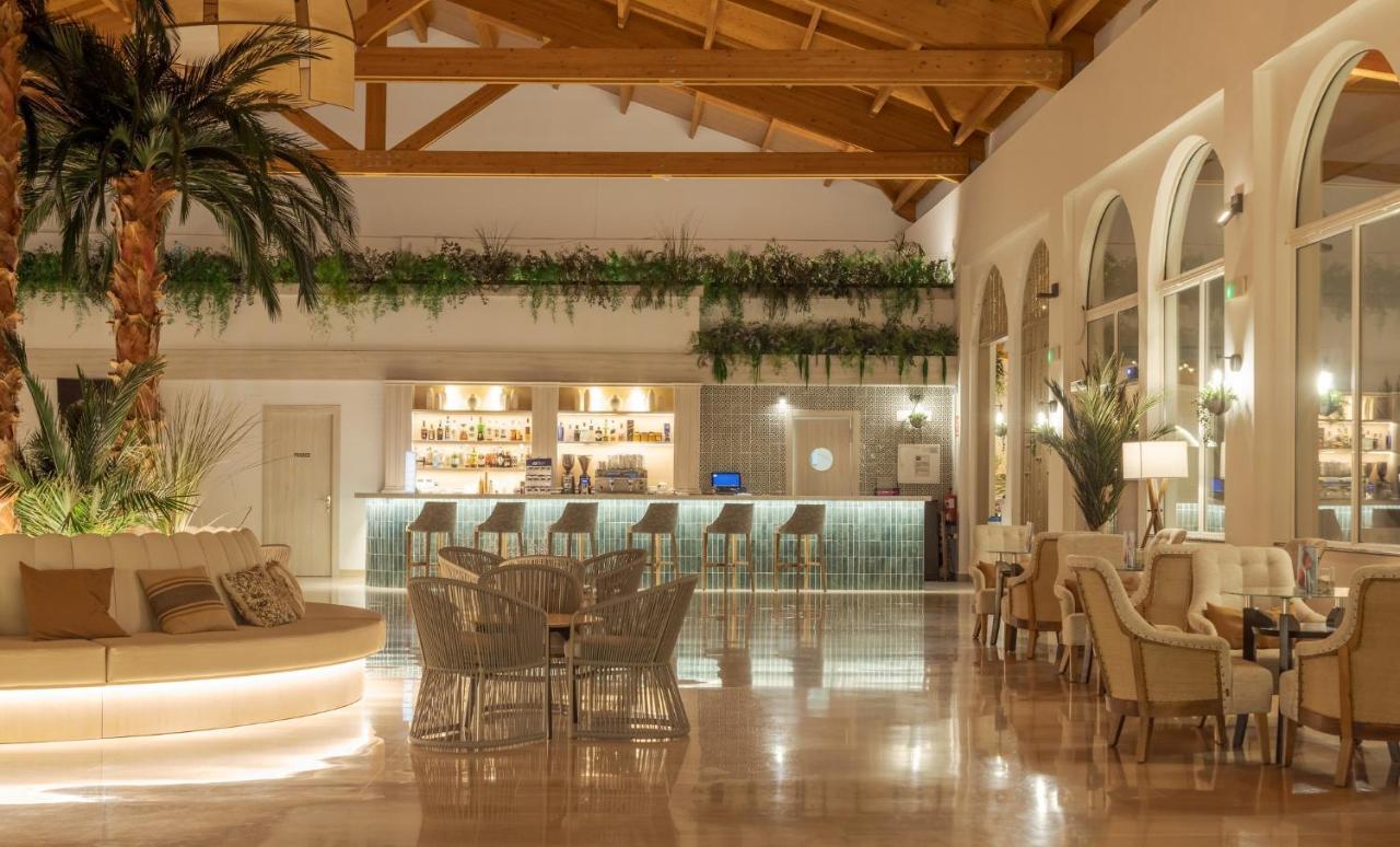 Ilunion Sancti Petri Aparthotel Chiclana de la Frontera Bagian luar foto