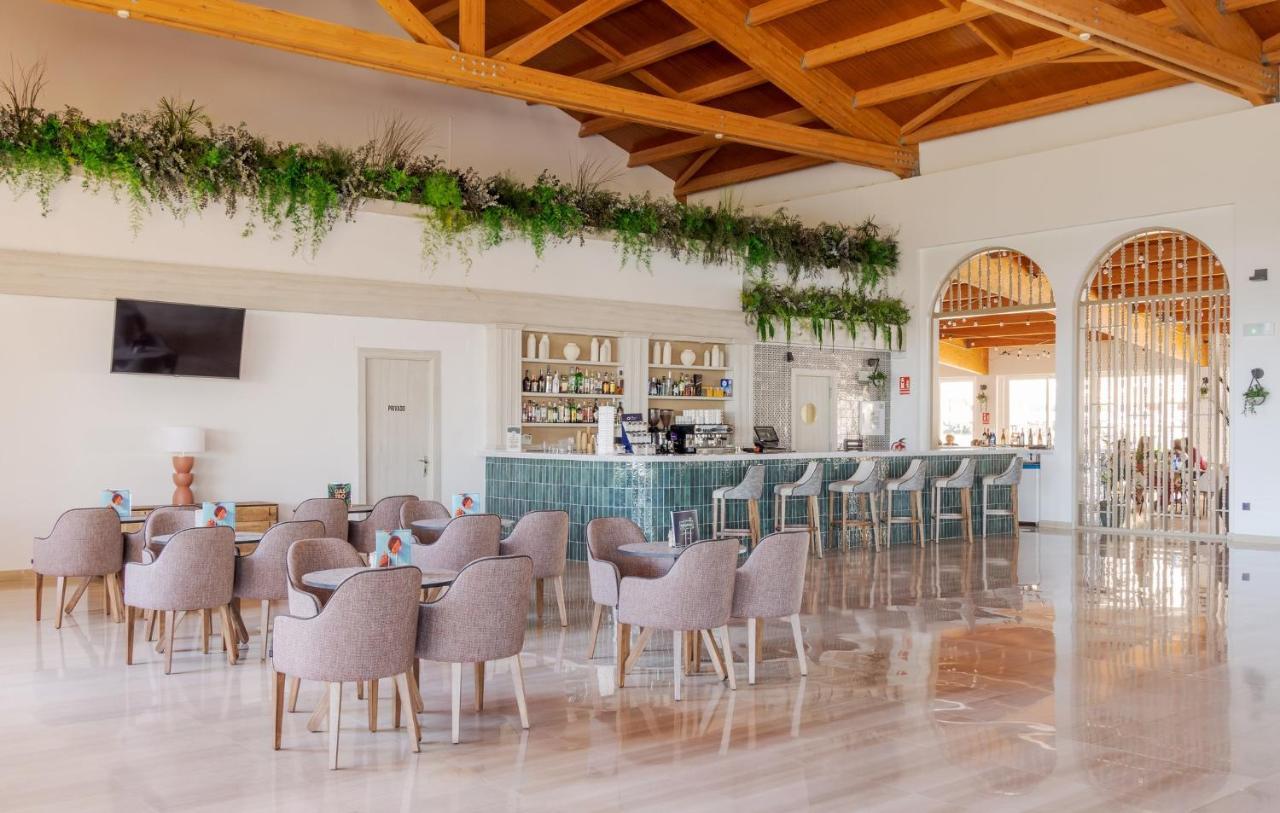 Ilunion Sancti Petri Aparthotel Chiclana de la Frontera Bagian luar foto