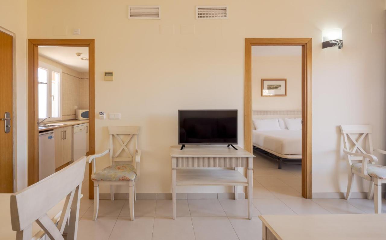 Ilunion Sancti Petri Aparthotel Chiclana de la Frontera Bagian luar foto