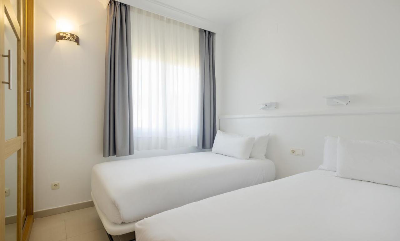 Ilunion Sancti Petri Aparthotel Chiclana de la Frontera Bagian luar foto