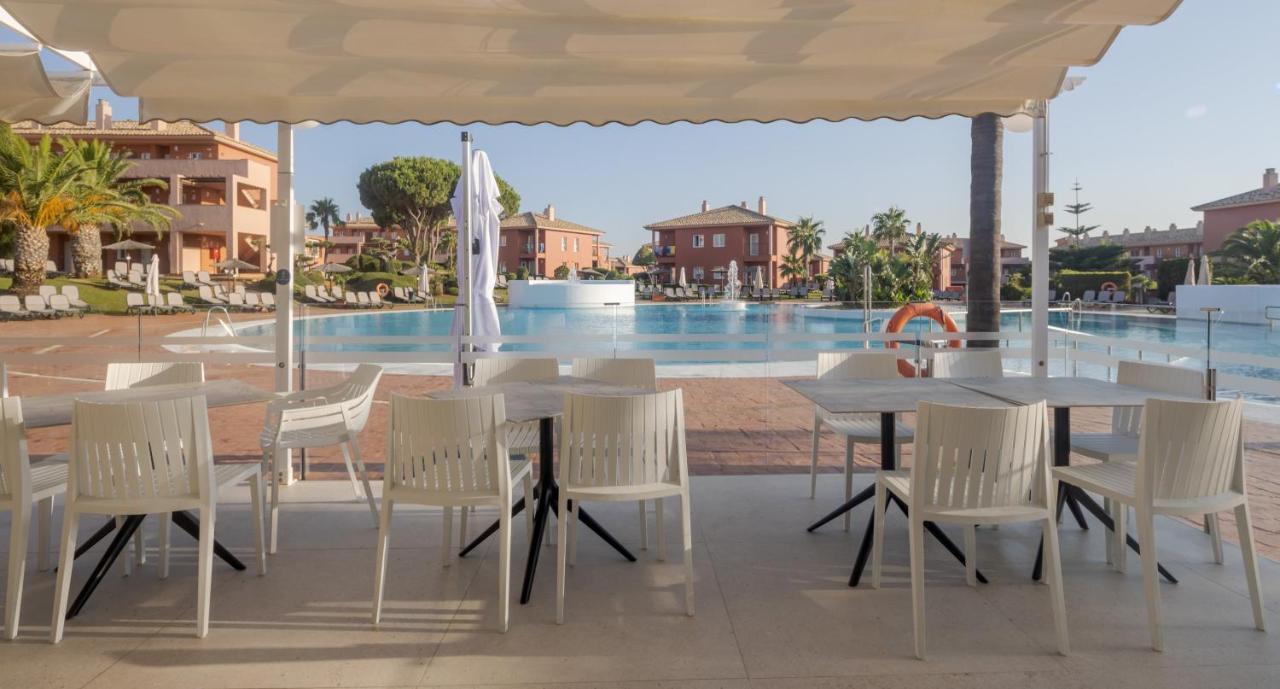 Ilunion Sancti Petri Aparthotel Chiclana de la Frontera Bagian luar foto