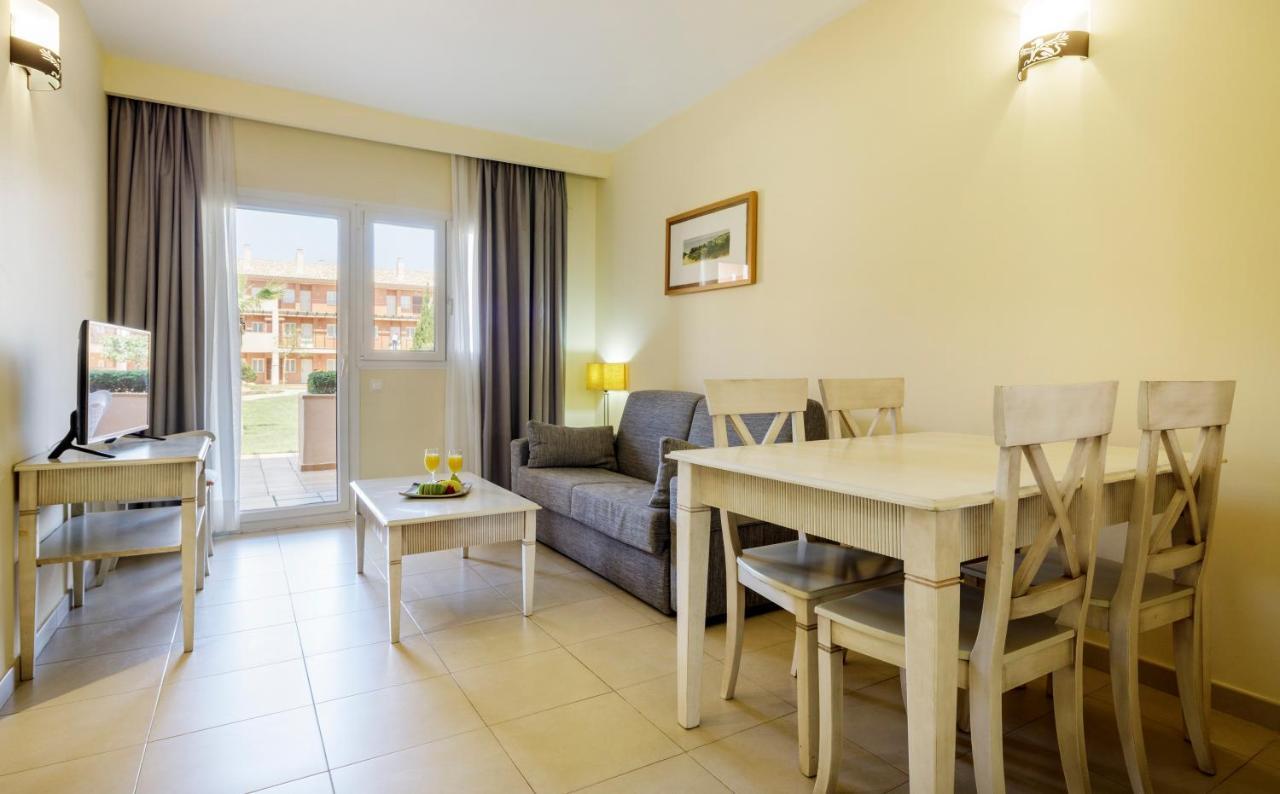 Ilunion Sancti Petri Aparthotel Chiclana de la Frontera Bagian luar foto
