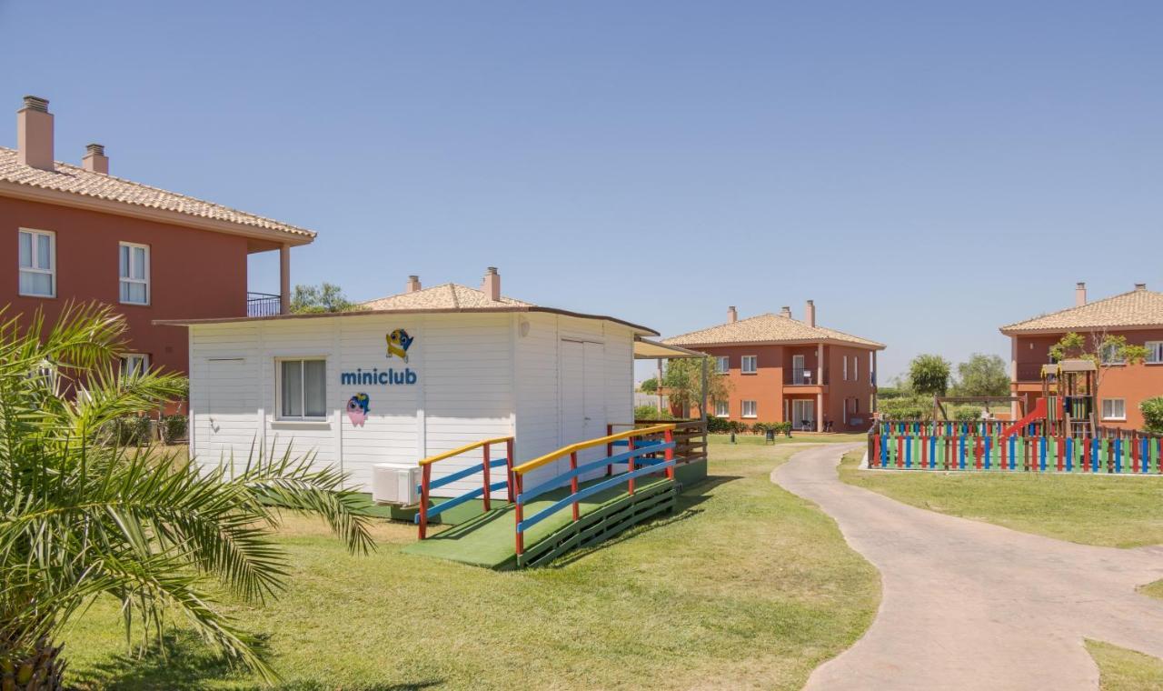 Ilunion Sancti Petri Aparthotel Chiclana de la Frontera Bagian luar foto