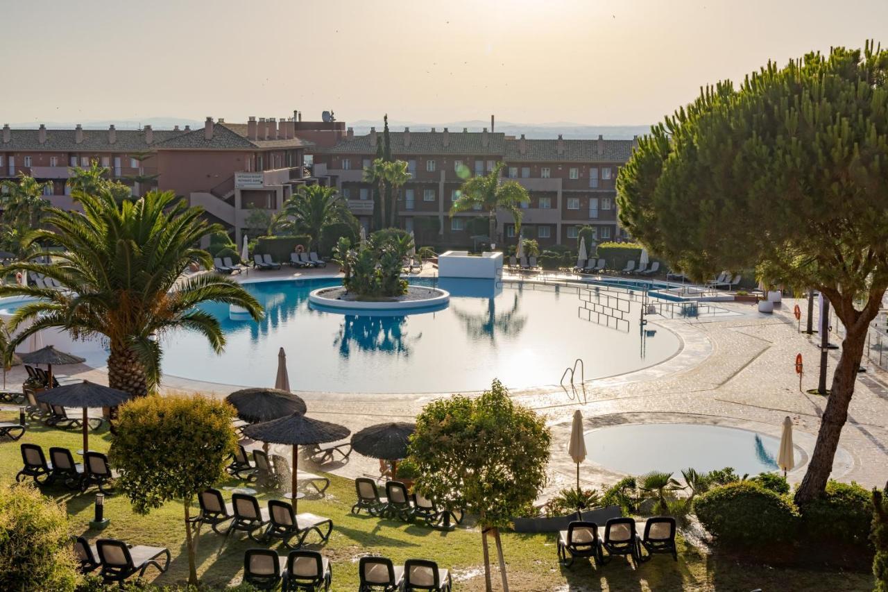 Ilunion Sancti Petri Aparthotel Chiclana de la Frontera Bagian luar foto